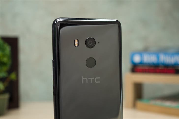 HTC revenue in October drops 49.84% year-on-year