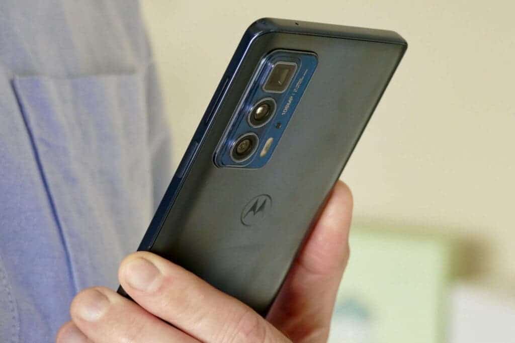 Leaked photo of the Motorola Frontier with a record-breaking camera