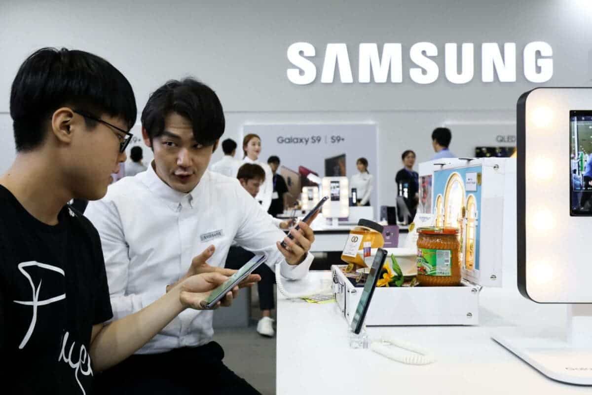 Samsung has 50 million smartphones in stock