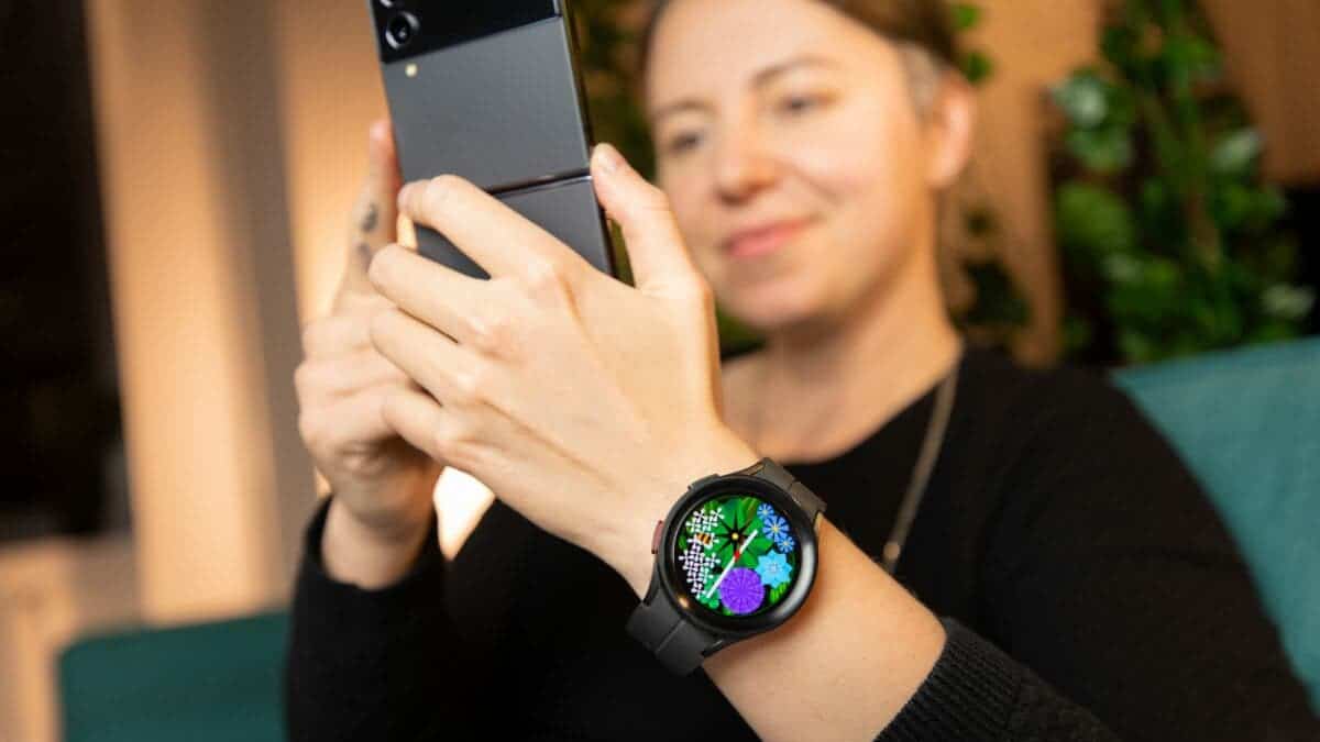 Samsung Galaxy Watch Gets Camera Zoom Update- Gizchina.com